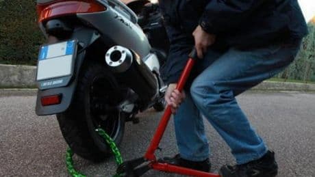 Furti di moto: ecco dove si rubano di più e quali sono gli scooter preferiti dai ladri