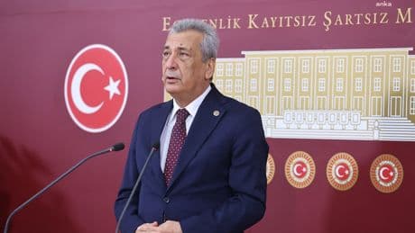 CHP'li Öztürkmen’den Bakan Tekin'e: Öğretmen açığını neden kadrolu öğretmenlerle doldurmuyorsunuz