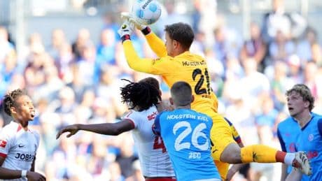 Bitterer Torwartfehler – Kiel stolpert zurück in die Zweite Liga