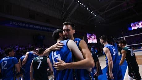 <p style="margin-bottom: 11px;"><span style="font-size: 11pt;"><span style="line-height: 107%;"><span style="font-family: Arial,sans-serif;">VNL Finals: dopo Italia-Cuba, parla Yuri Roman&ograve;</span></span></span></p>