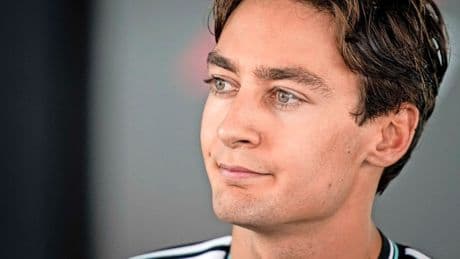 George Russell verbolgen over actie Max Verstappen: ‘Heb dit nog nooit gezien in een Formule 1-race’