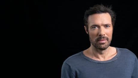 «J’étais un type odieux, mais pas un agresseur sexuel» : du tapis rouge au bannissement, Nicolas Bedos aura-t-il une seconde chance ?