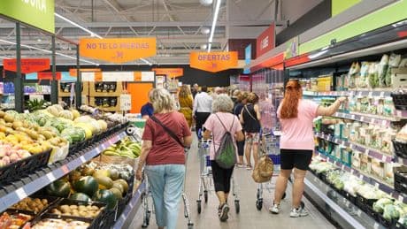 Consumo, contra la reduflación en el 'súper': obligará a avisar si se reduce el contenido de un envase sin cambiar el precio