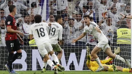 El Real Madrid gana con sufrimiento al Mallorca y aplaza el alirón del Barça (2-1)
