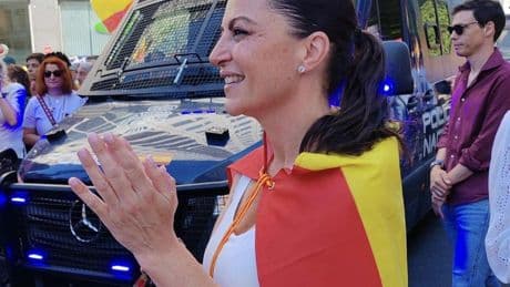 Los ex de Vox Macarena Olona y Steegmann, en la manifestación de Feijóo: "El sufrimiento del pueblo no entiende de siglas"