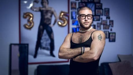 Fardad (35) is hiv-positief en hield dat jarenlang geheim: ’Gek dat je wel durft te zeggen dat je kanker hebt, maar dit niet’