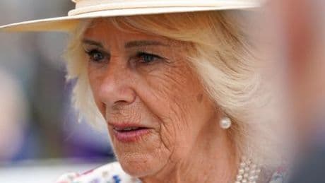 Königin Camilla wehrte als Teenager offenbar einen Angreifer mit ihrem Schuh ab
