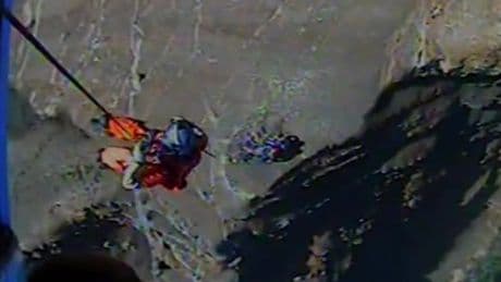 Two teenage boys airlifted to safety after getting stuck on cliff whilst hiking in Oregon