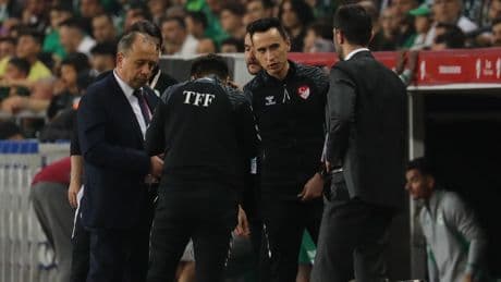 Konyaspor - Galatasaray maçında rahatsızlanan hakem Abdullah Buğra Taşkınsoy hastaneye kaldırıldı