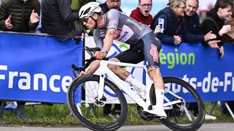 Paris-Roubaix: le jet de bidon sur Van der Poel? "Furieux", Lefevere rappelle que le phénomène... n'est pas nouveau