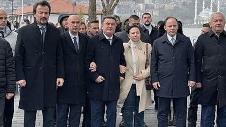 İfadeye çağrılmıştı... Zonguldak Belediye Başkanı Tahsin Erdem'den adliye çıkışı açıklama: 'Demokratik haklarımızı kullanmaya devam edeceğiz!'