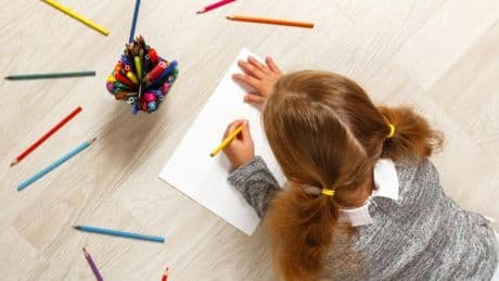 ¿Por qué tenemos una mano menos hábil que otra? La genética juega un papel clave