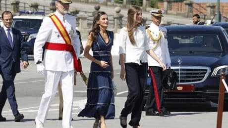 Emotivo reencuentro de la Familia Real al completo en Marín