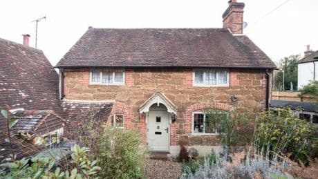 New York woman puts flat up for swap like The Holiday – but only for one UK city