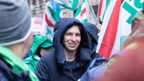 E chi lo dice ora a Elly?, tante grazie a Sarkozy e De Maria: quindi, oggi...