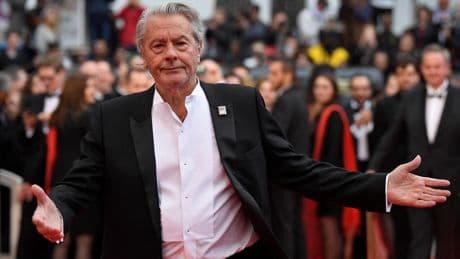 Paternité d'Alain Delon : les enfants d'Ari Boulogne relancent l'affaire