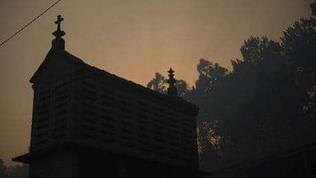Estabilizado el incencio en Tarifa pero en Galicia hay cinco activos, el de La Coruña sin control