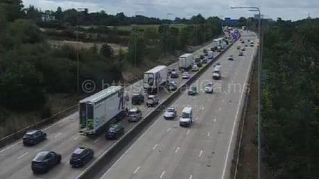 M25 closure LIVE: Major UK motorway traffic chaos as car catches fire in horror blaze