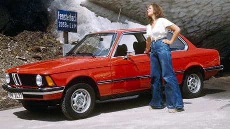 BMW Serie 3 festeggia mezzo secolo: nata nel 1975, è alla settima generazione