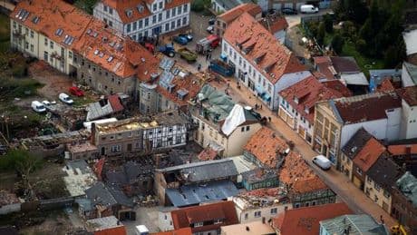 Erinnerung an Tornado: Bilder und Berichte erinnern an Tornado-Schäden in Bützow