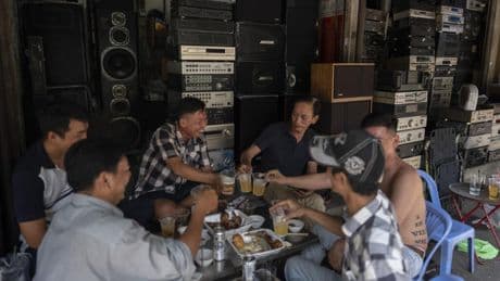 Vietnam: pour lutter contre les excès, Hanoï veut porter à 100% la taxe sur l’alcool d’ici à 2030