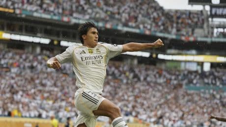 Dos leyendas del Real Madrid, rendidas a Gonzalo
