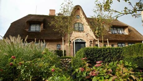 Fehlende Genehmigungen : Mehr als 150 Ferienwohnungen dichtgemacht – Baubehörde hat Sylter Immobilienmarkt genau im Blick