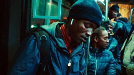 « L’Histoire de Souleymane », sur Canal+ : le poignant combat d’un travailleur clandestin en attente de régularisation