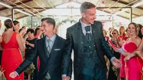 El portero Alberto Lejárraga se casa con su novio y protagoniza la primera boda gay del fútbol español