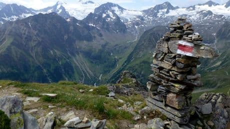 Alpen: Wanderer stürzen auf Stubaier Höhenweg in Österreich in den Tod