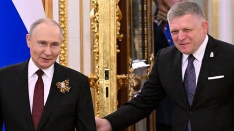 Le Premier ministre slovaque Robert Fico partage sa "joie" d'avoir assisté au défilé du 9-Mai en Russie, malgré l'opposition de l'UE