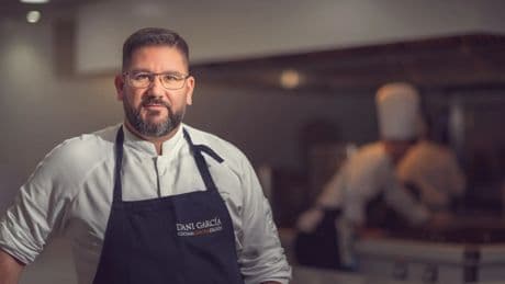 El ingrediente que sueles ponerle a tus ensaladas de verano y que según Dani García es un error