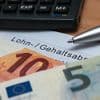 Pochen auf 15 Euro: SPD will Mindestlohn-Erhöhung notfalls auch per Gesetz durchdrücken
