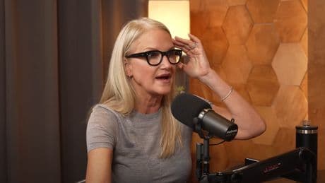Mel Robbins, coach: “Si piensas en tu expareja días después de la ruptura significa que tu sistema nervioso está intentando desaprender lo que era la vida con esa persona, no que debas seguir con ella”