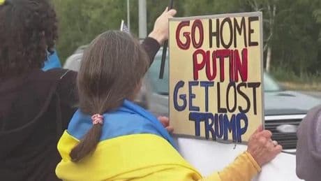 Trump-Putin zirvesi öncesi protesto: Binlerce Alaskalı sokaklarda Ukrayna için eylemde