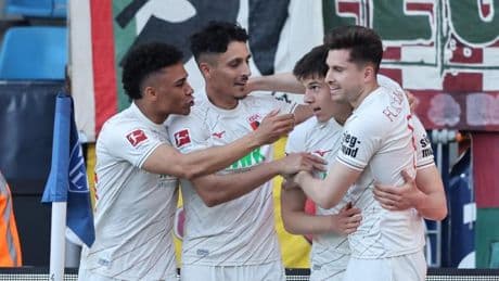 Nach brutalem Foulspiel feiert Augsburg in Unterzahl den Lucky Punch