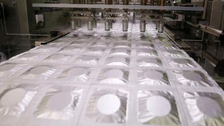 Principes actifs, emballages, transport : l’empreinte carbone des médicaments passée au crible