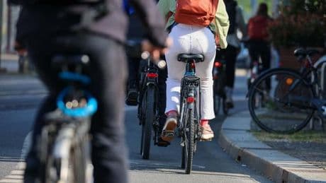 Verkehr: Kommunen fordern mehr Geld für Radewege