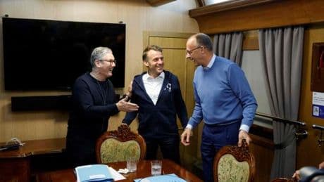 Ukraine : Emmanuel Macron, Friedrich Merz, Keir Starmer et Donald Tusk se rendent ensemble à Kiev pour le sommet de la « coalition des volontaires »