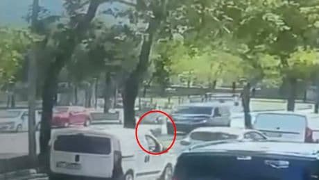 Hafif ticari aracın çarptığı yaya hayatını kaybetti