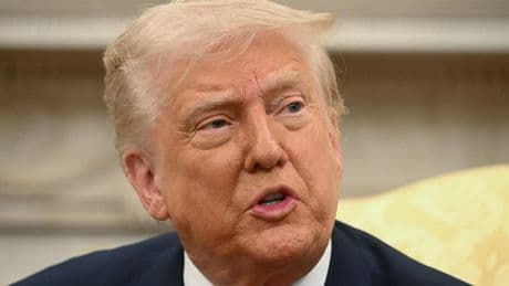Trump meldt einde bombardementen op Houthi’s: ’Ze hebben gecapituleerd’