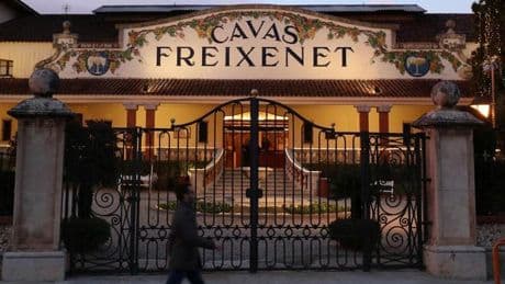 La plantilla de Freixenet acusa a la empresa de trampear con uno de sus cavas para abaratar costes