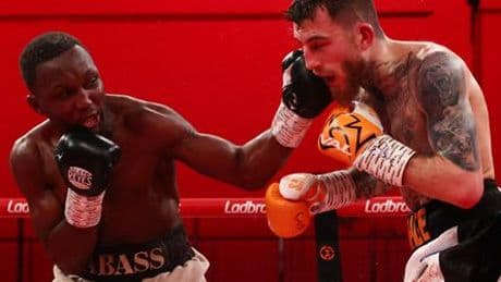 Boxen: Abass Baraou krönt sich zum Weltmeister im Halbmittelgewicht
