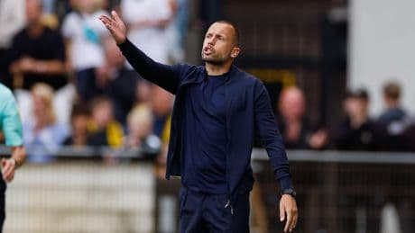 LIVE Eredivisie: Ajax-trainer Heitinga begint met Gloukh in basis tegen Heracles Almelo