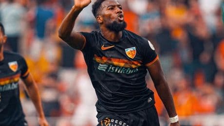Kayserispor'da futbolcu Nazon, İran'ın İstiklal takımına transfer oldu