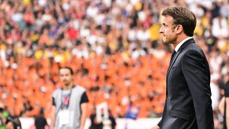 Finale Top 14 : Emmanuel Macron saluera les joueurs dans les vestiaires avant la rencontre
