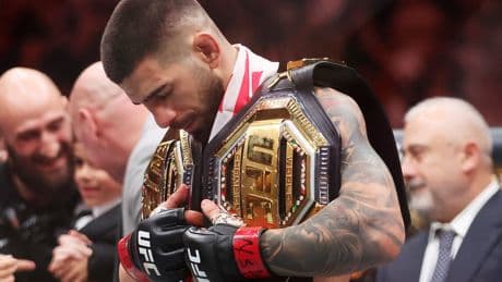 Ilia Topuria brutally knocks out Charles Oliveira to win UFC lightweight title