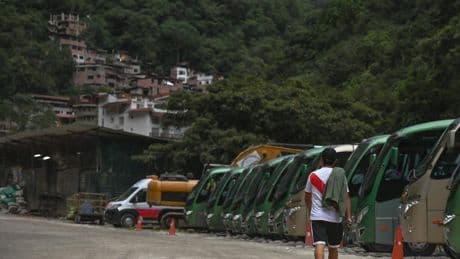 Zeker 18 doden bij busongeluk in Andesgebergte in Peru