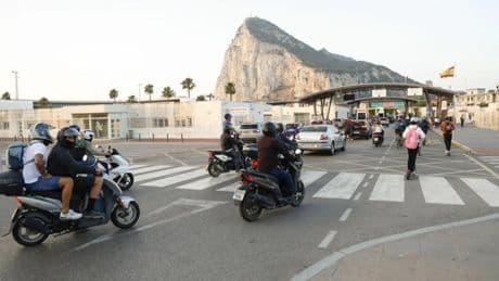El alcalde de La Línea pide más información sobre la previsión de que la Verja de Gibraltar se demuela en enero