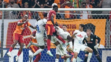 Galatasaray'ın 4000. golü Davinson Sanchez'den